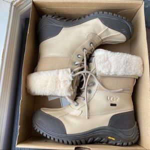 UGG W ADIRONDACK BOOT II 1909 W/SAN